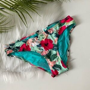 Pez D’or  Bikini floral Bottom NWOT